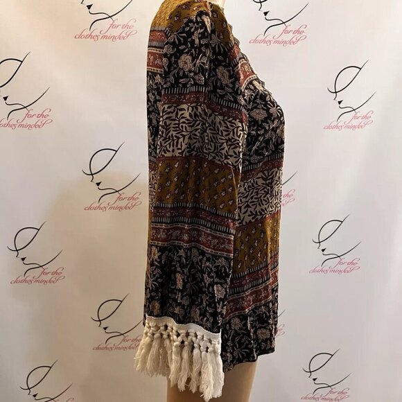 Entro. Size Small. Tassel Fringe. Lace. V-neck. Rayon Pullover. BOHO. B51 - Picture 4 of 5
